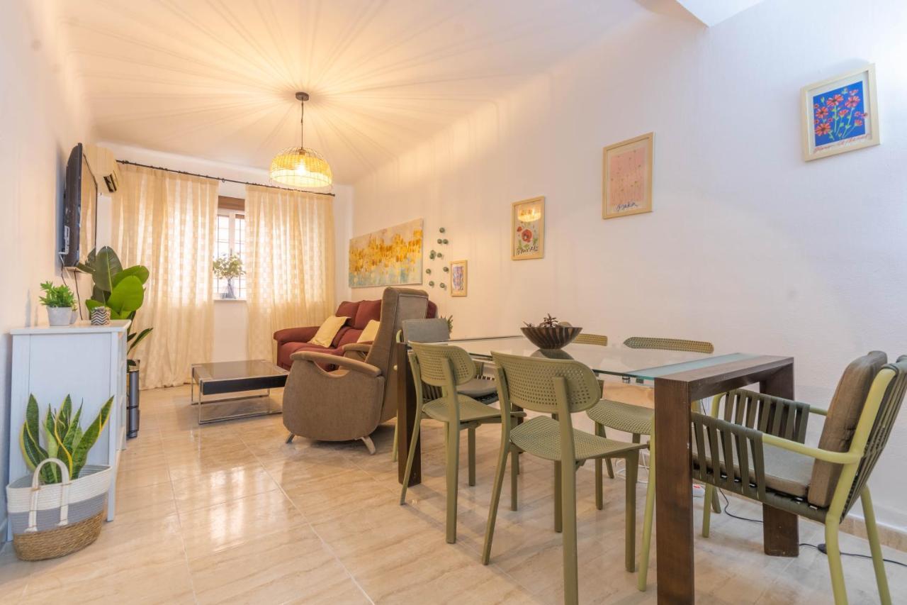 Apartamento Mundo Mencia - 3 Dormitorios En Triana Sevilla Exterior foto